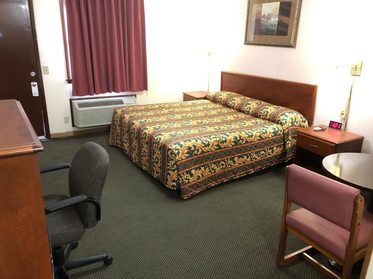Budget Host Inn - Emporia Esterno foto